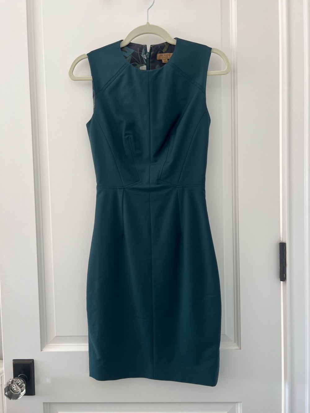 00/XS Sleeveless Forest Green Sheath Dress - Brand: